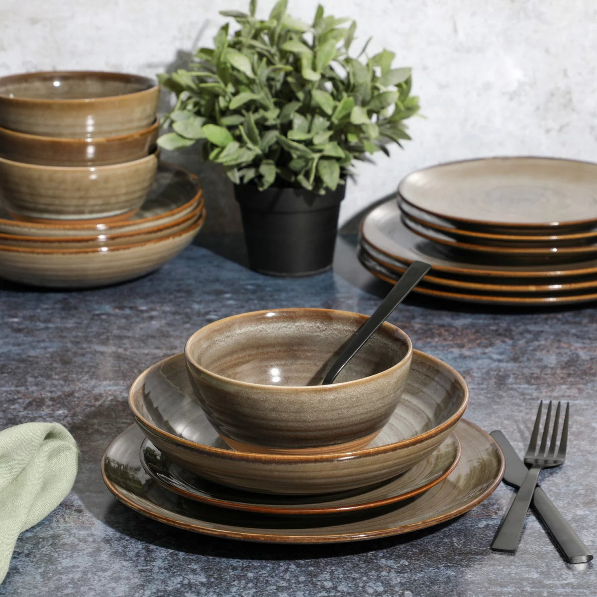 16 Piece Terracotta Reactive Dinnerware Set X89183