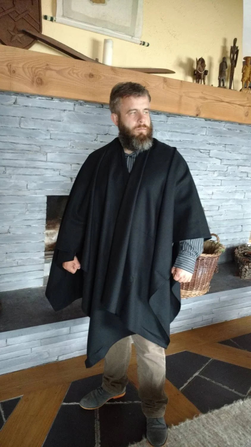 Black 100% Wool Ruana Wrap Cape E6025