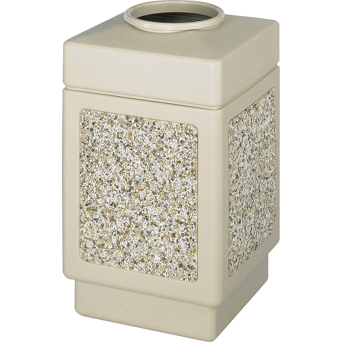 38 gal Outdoor Plastic Trash Can B600182