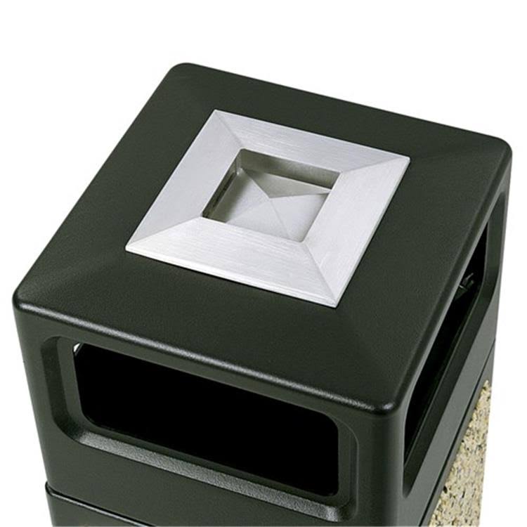38 gal Outdoor Plastic Trash Can B600182
