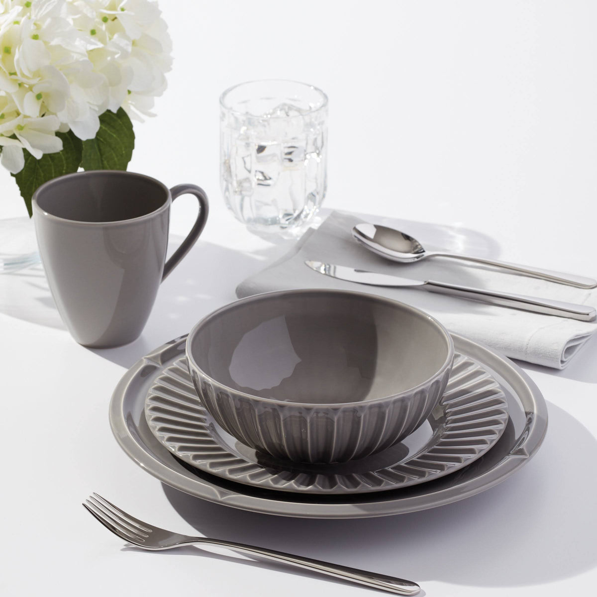 Platinum 4-Piece Place Setting D860670