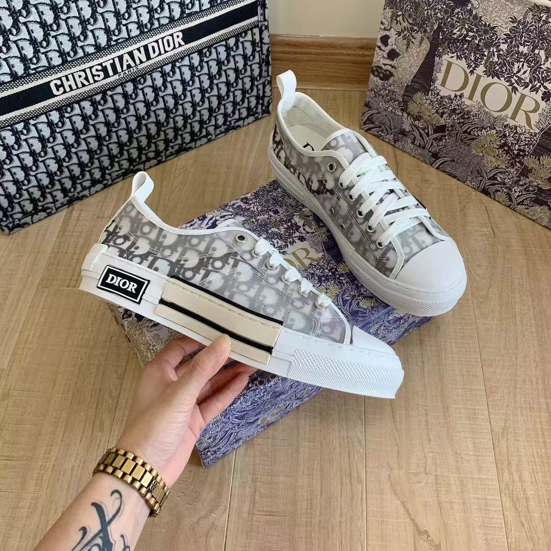 White and Black Low-Top Sneaker T845