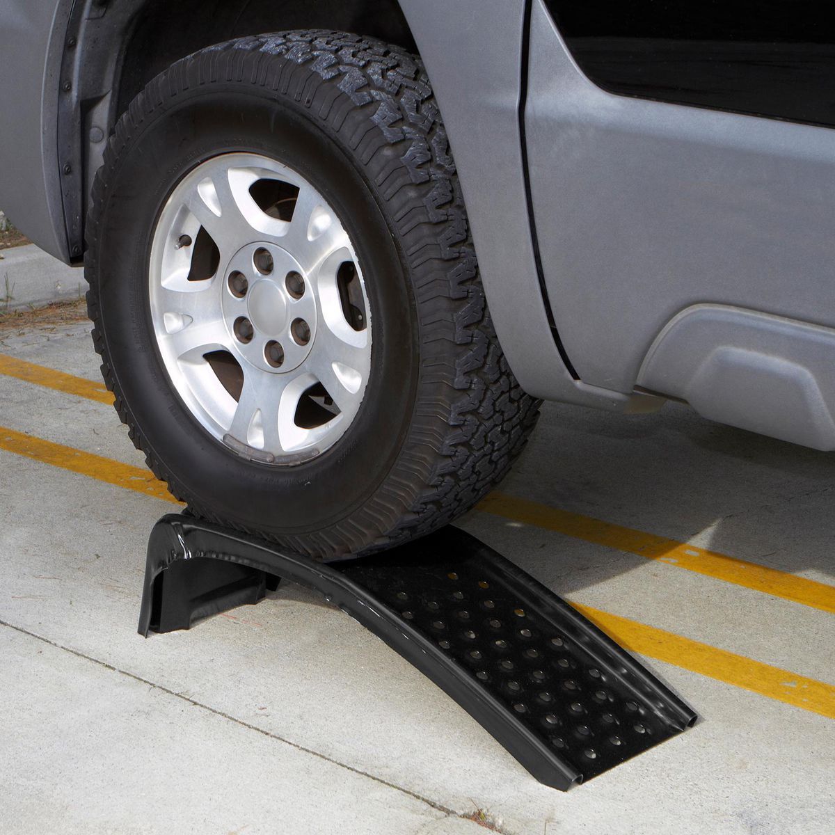 4000 lb. Capacity Solid Steel Auto Ramp Set H3131