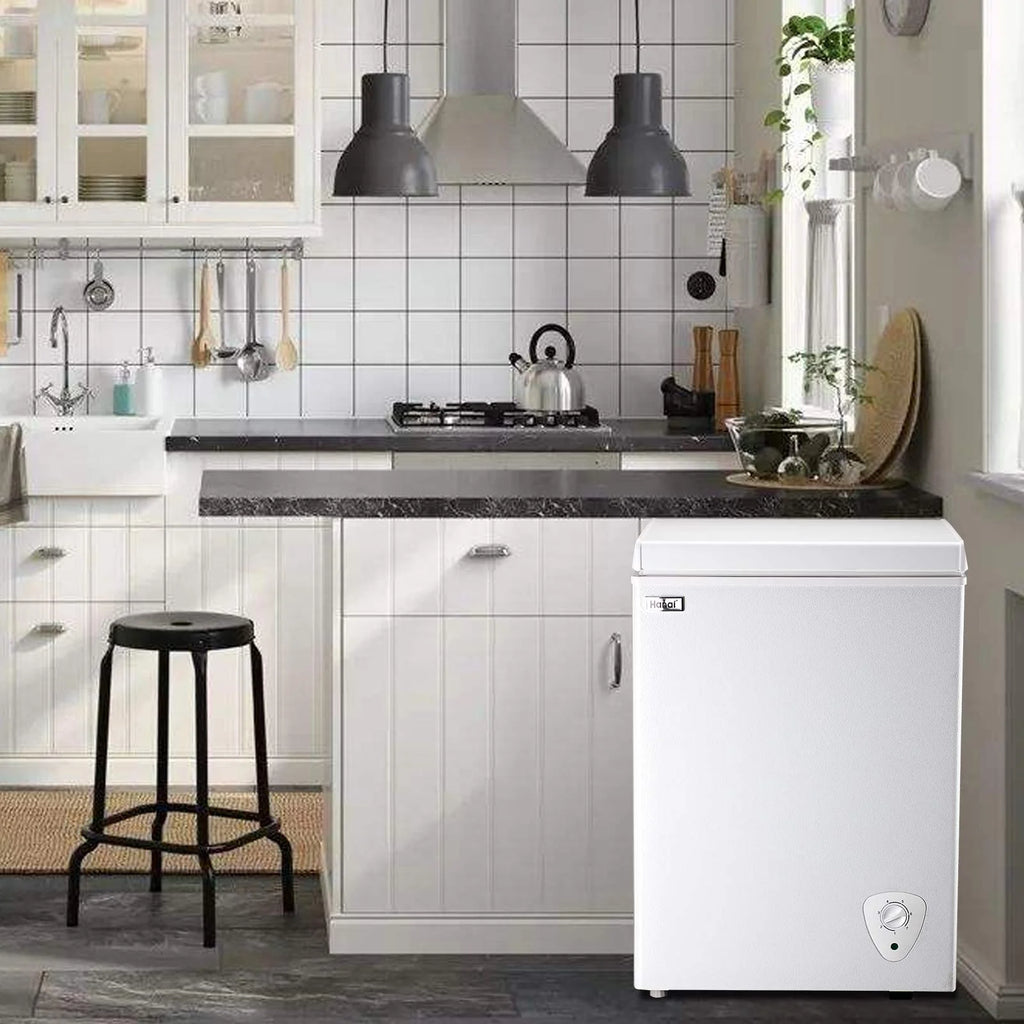 3.5 Cu.ft White Chest Freezer Q554
