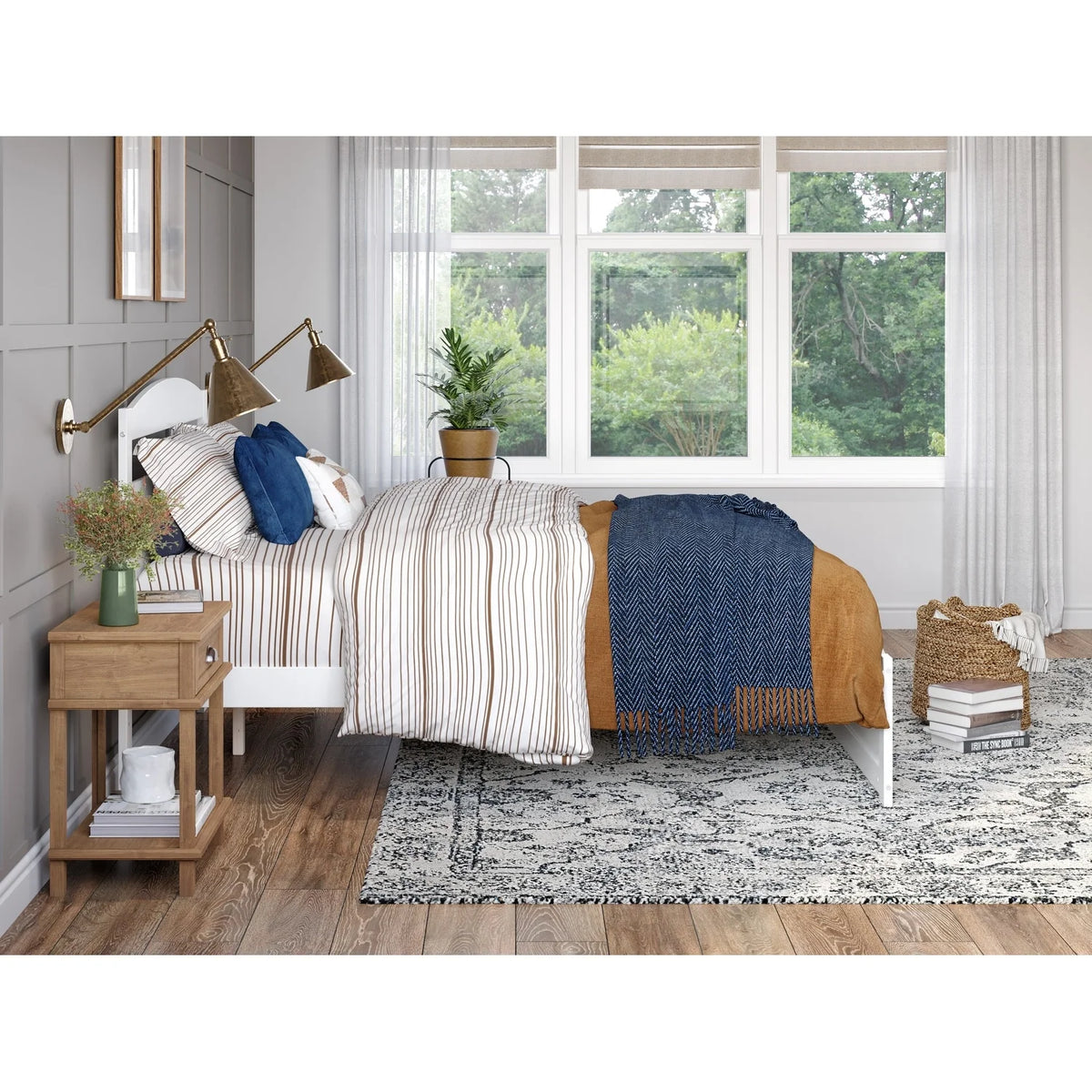 White Queen Solid Wood Platform Bed L46728