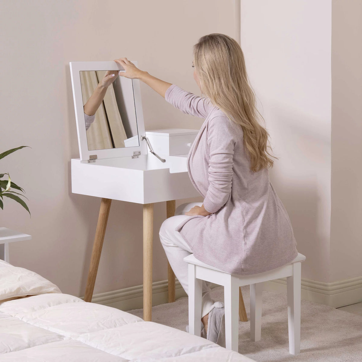 White Wooden Vanity Desk with Flip-top Mirror G285