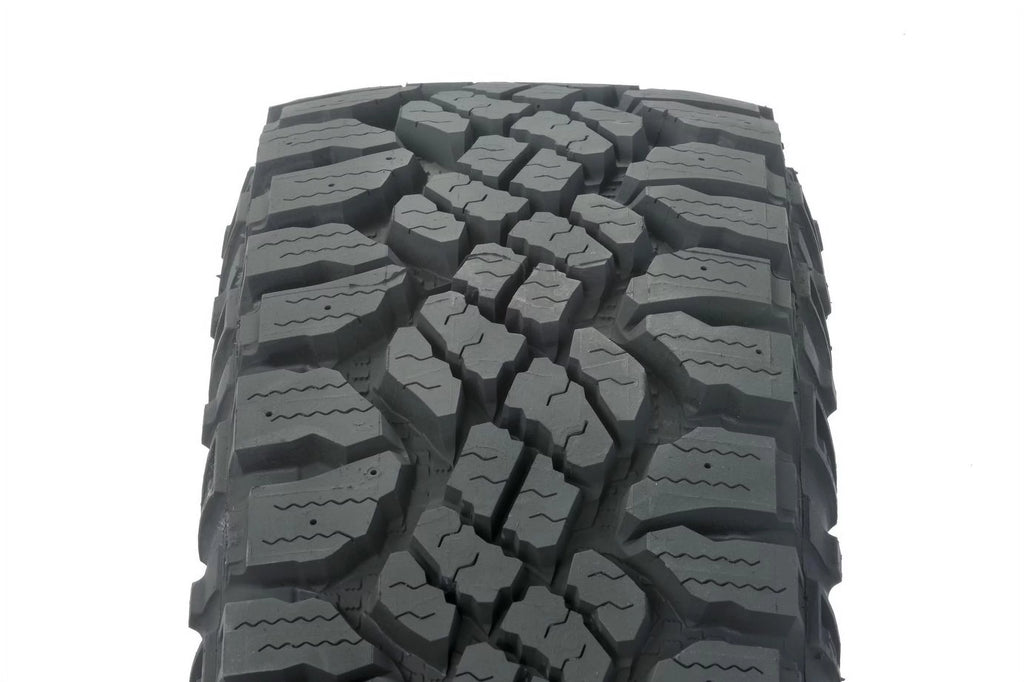 255/75R17 115 S Tire A795